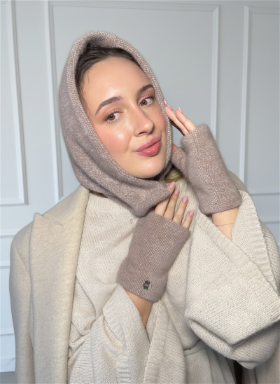 Вигідна пропозиція - Капор + митенки